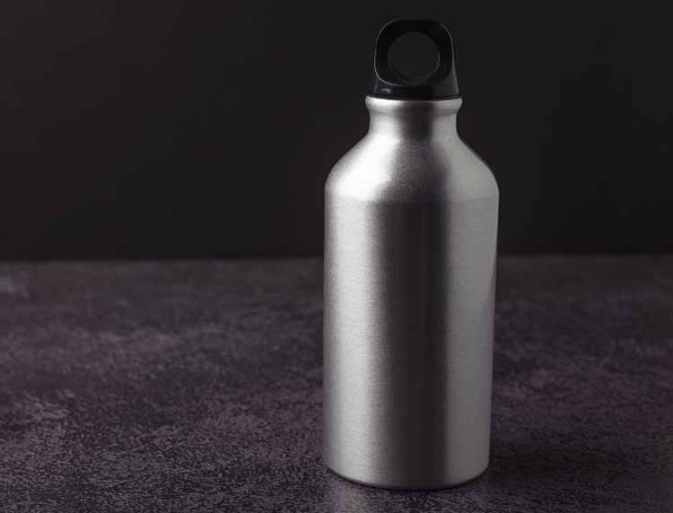 Can I safely use aluminum water bottle