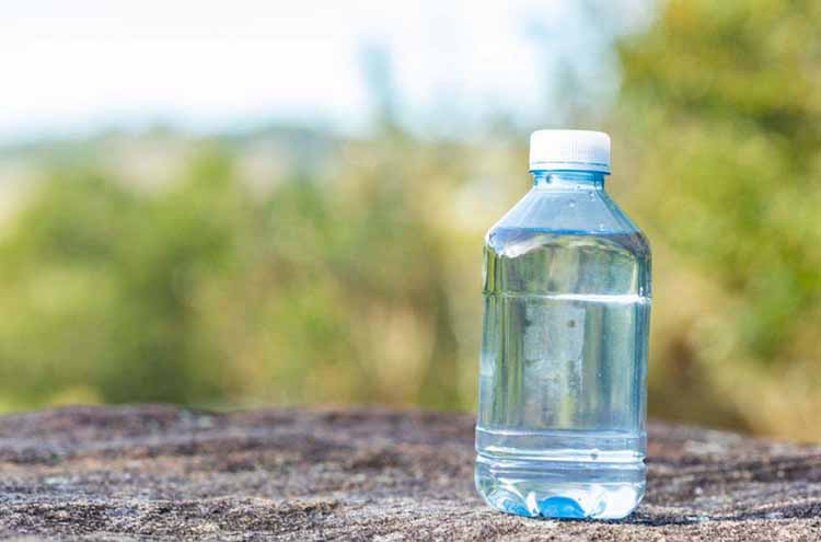 How to keep water bottle clean