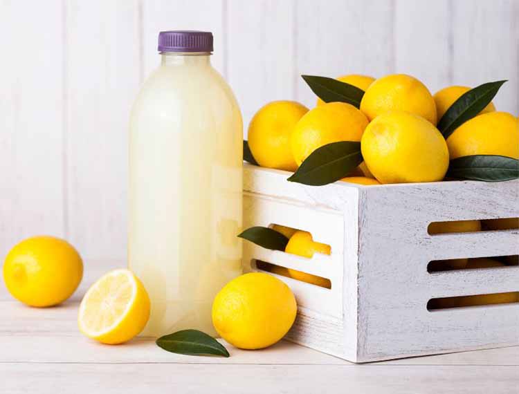 Lemon Juice Method of Water Bottle Cleaning