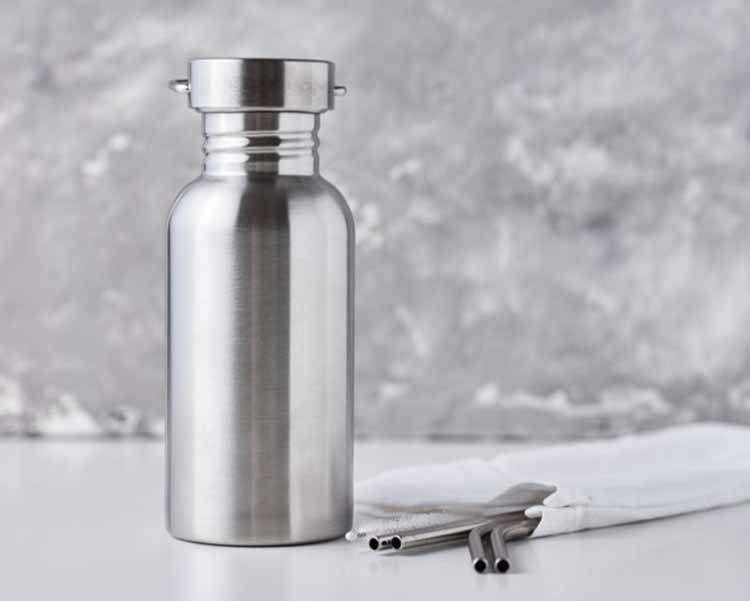 Stainless steel water bottle is better