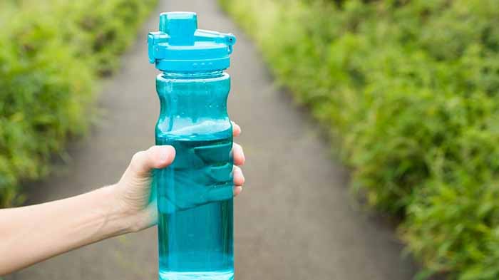 Is it bad to reuse plasltic water bottles