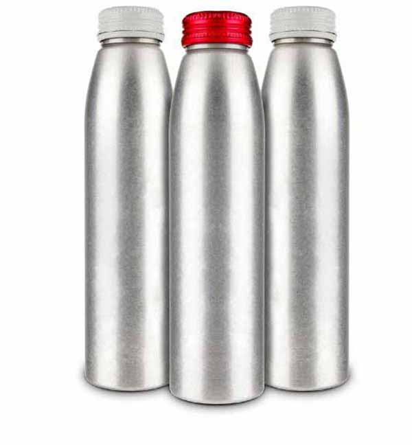 is it safe to drink from metal water bottles