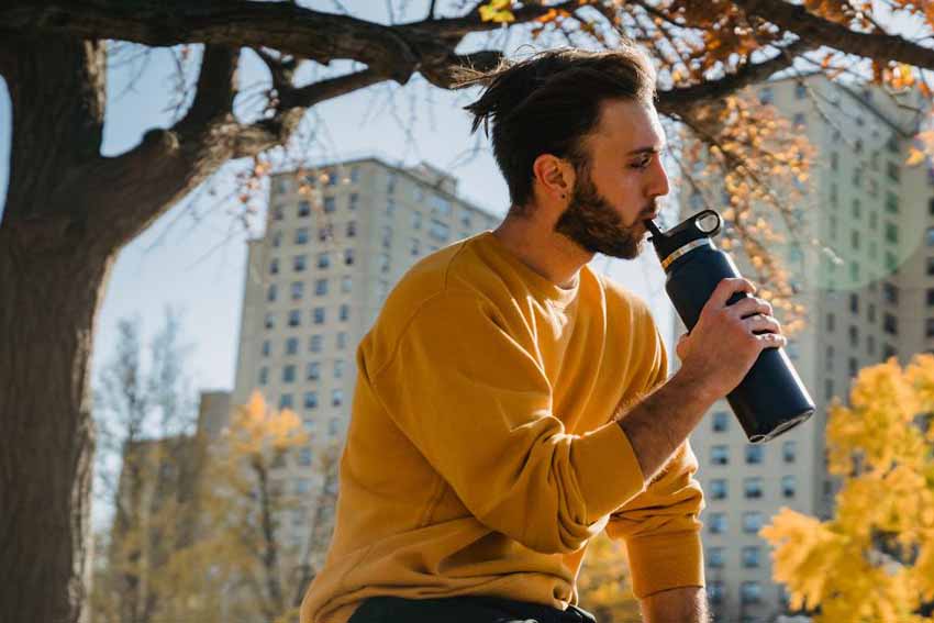 How do double walled stainless steel water bottle work