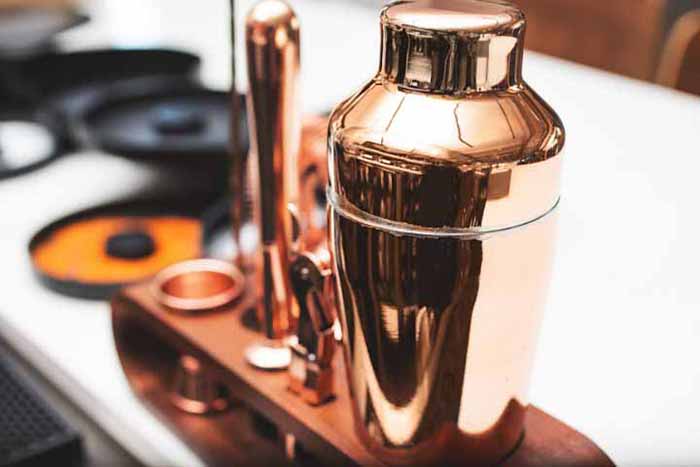 Can copper water bottle be kept in fridge easily